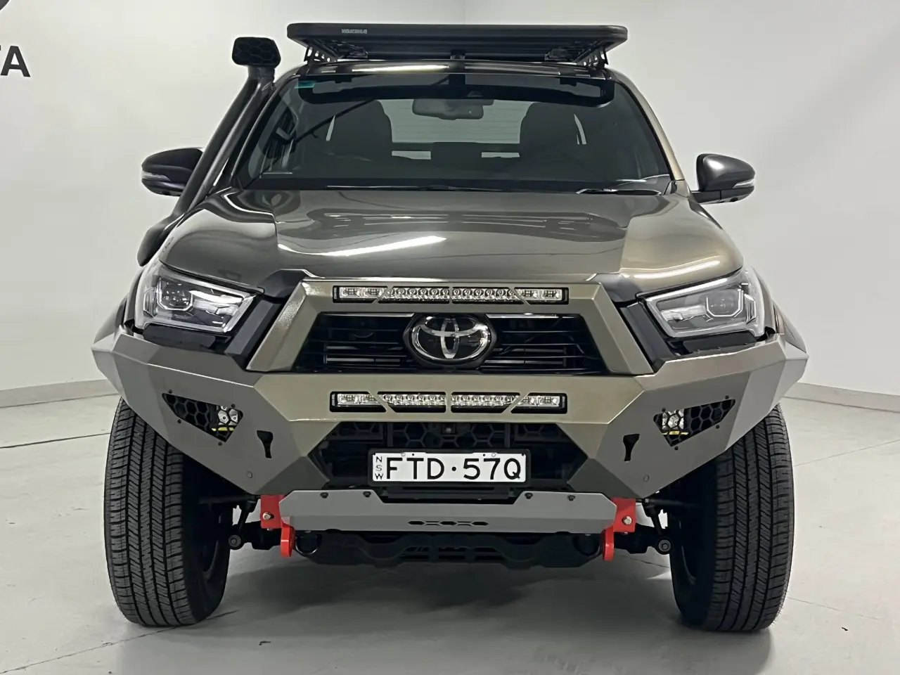 2023 TOYOTA HILUX Gallery Image 3