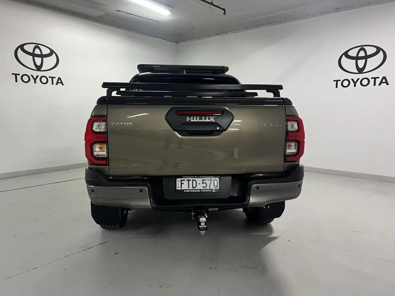 2023 TOYOTA HILUX Gallery Image 6