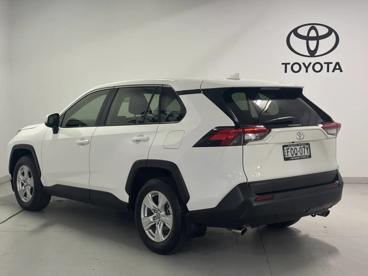 2020 TOYOTA RAV4 Gallery Image 8