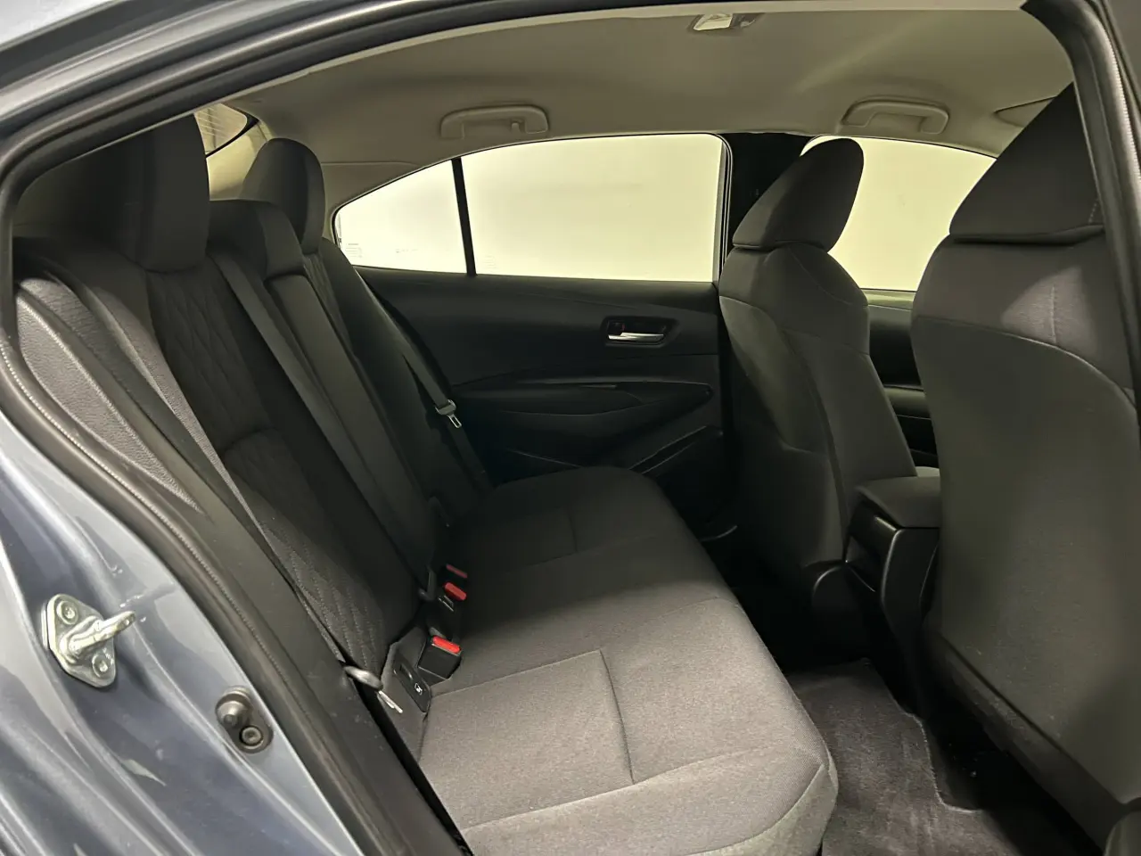 2022 TOYOTA COROLLA SEDAN HYBRID Gallery Image 11