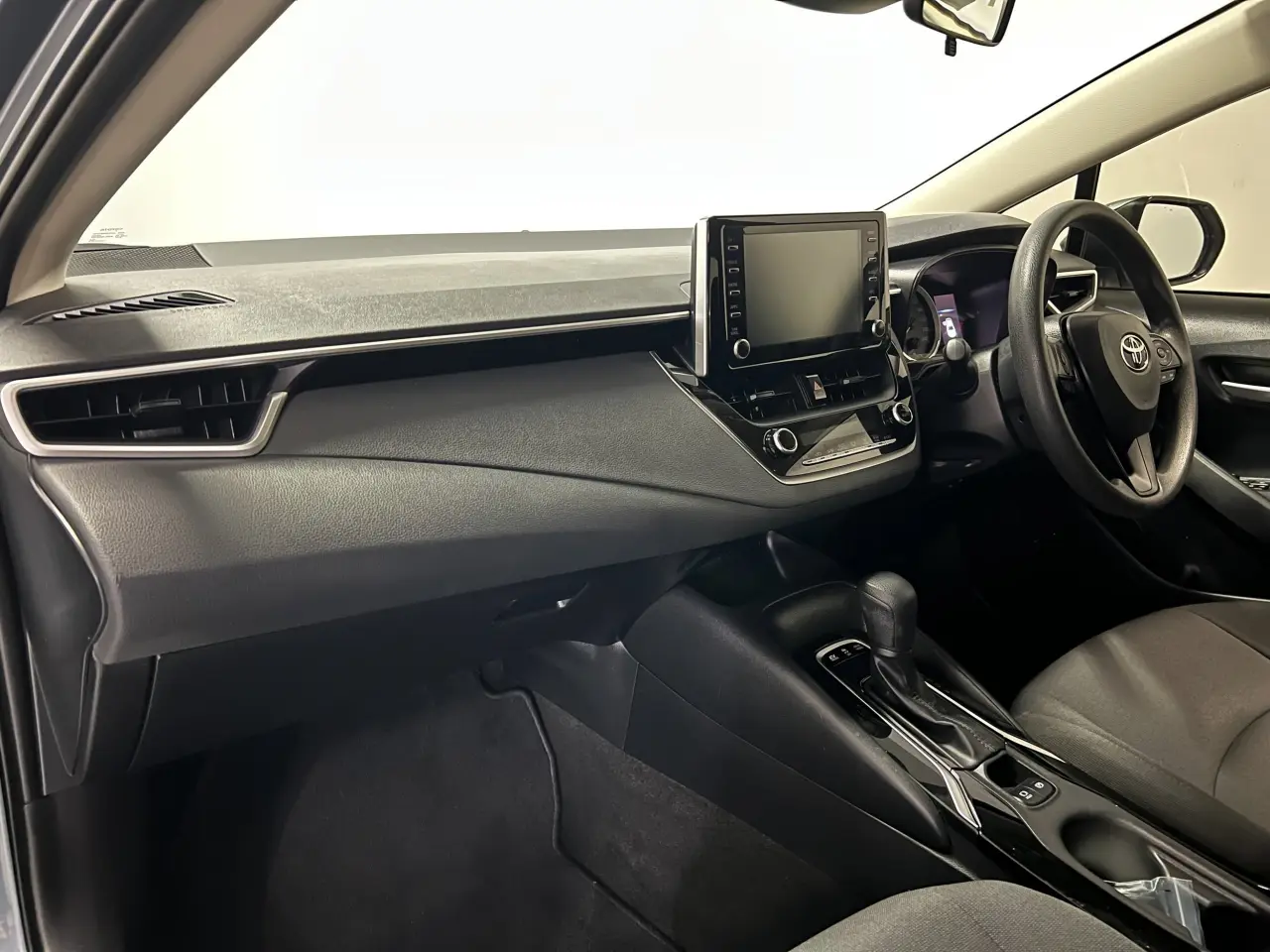2022 TOYOTA COROLLA SEDAN HYBRID Gallery Image 14