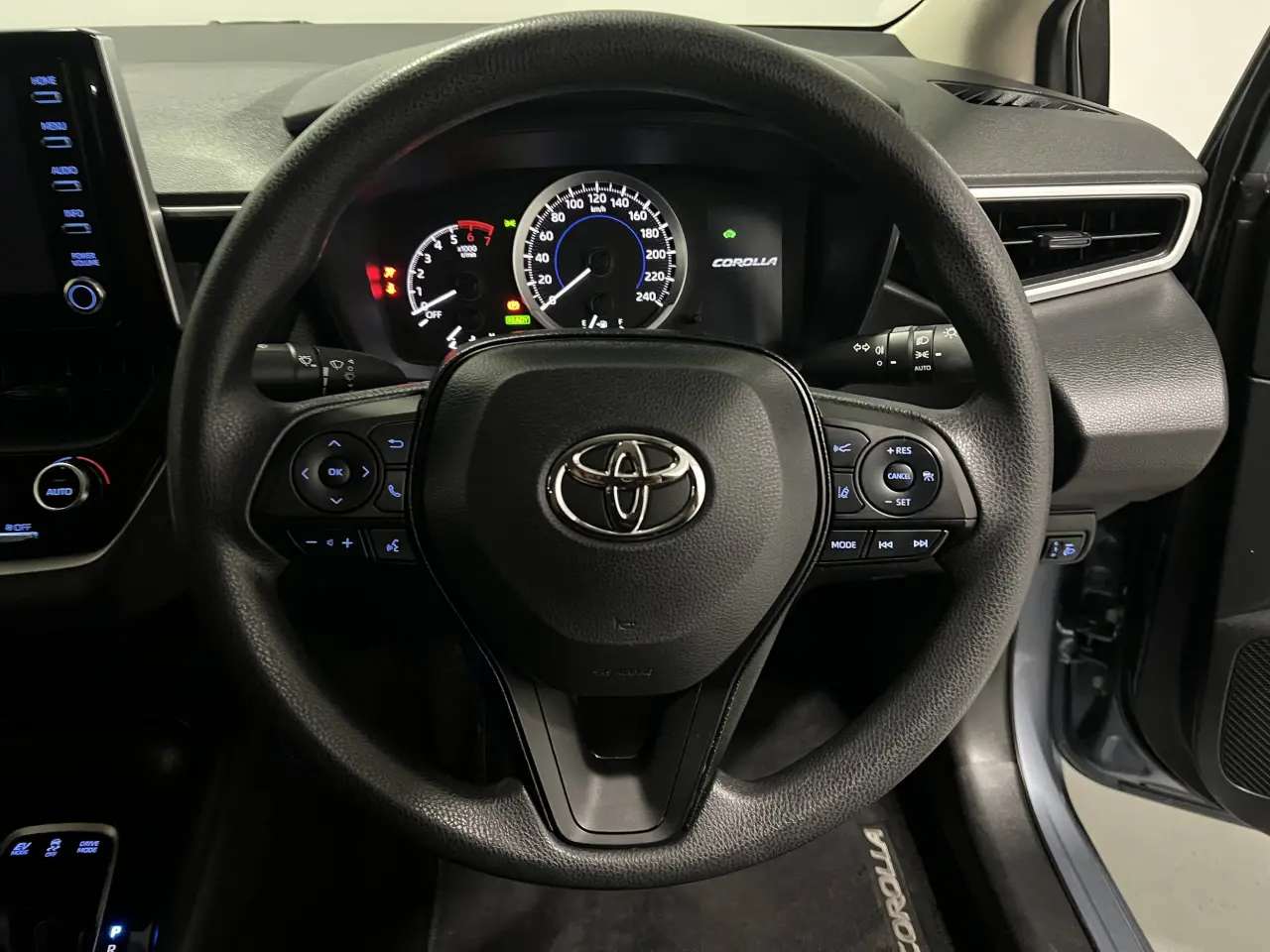 2022 TOYOTA COROLLA SEDAN HYBRID Gallery Image 16