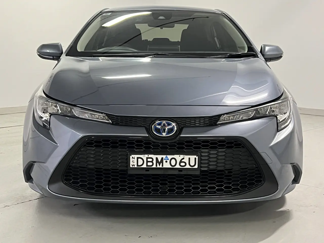 2022 TOYOTA COROLLA SEDAN HYBRID Gallery Image 3