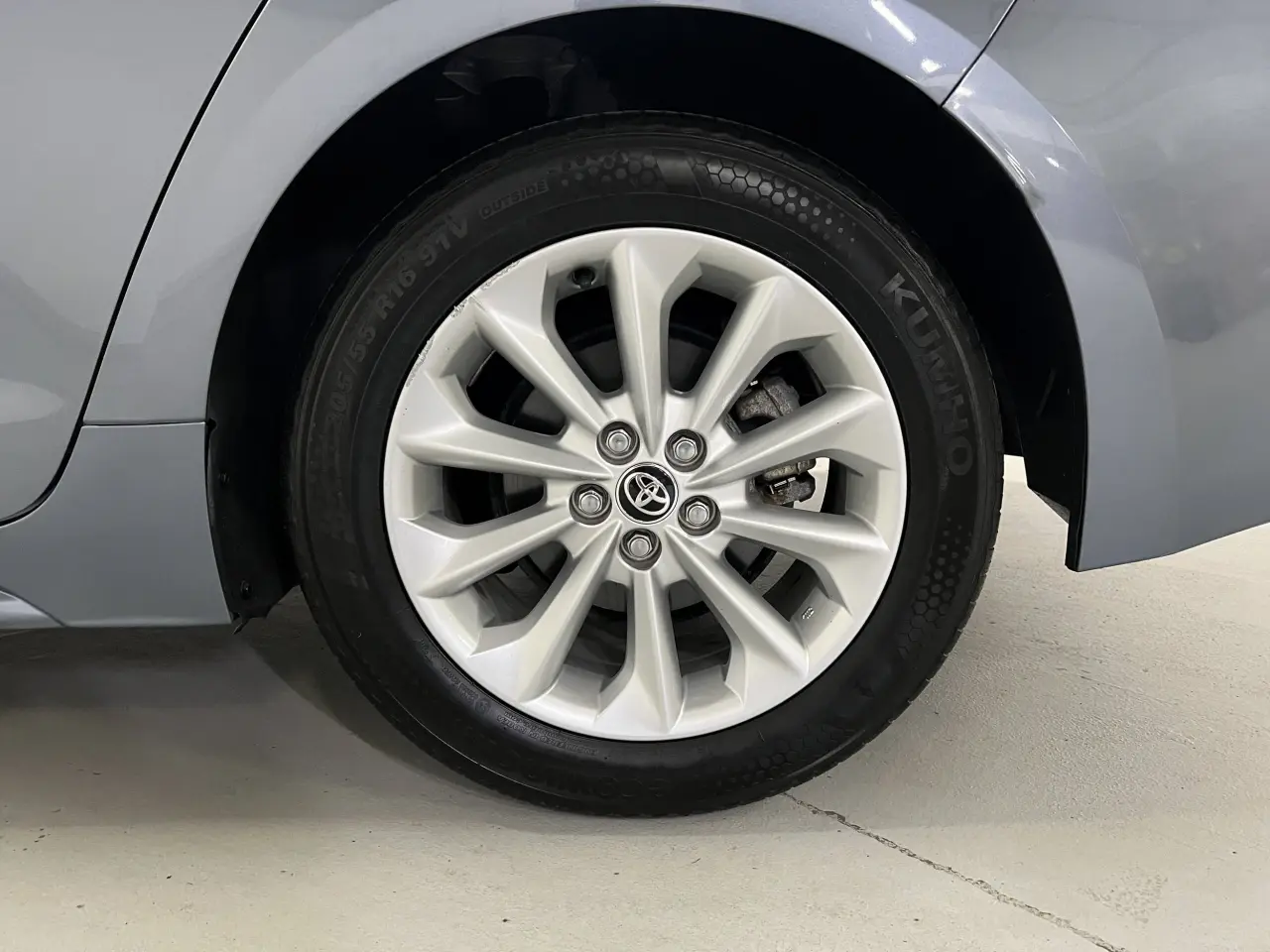 2022 TOYOTA COROLLA SEDAN HYBRID Gallery Image 5