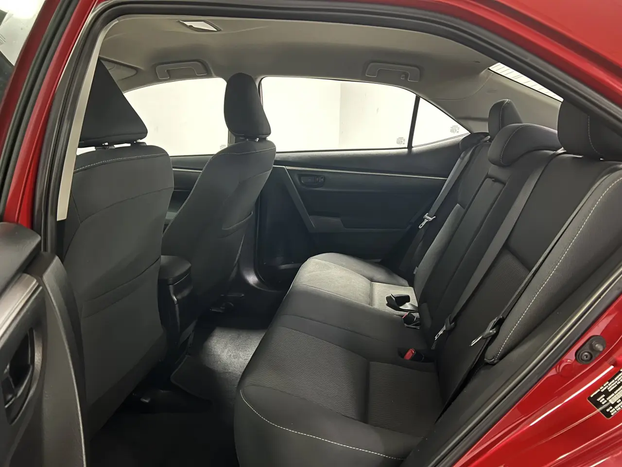 2016 TOYOTA COROLLA Gallery Image 13