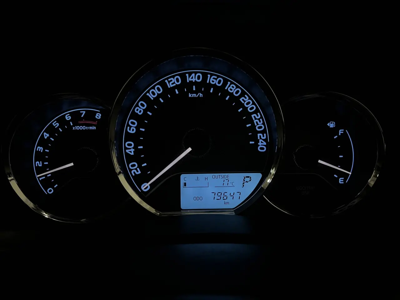 2016 TOYOTA COROLLA Gallery Image 17