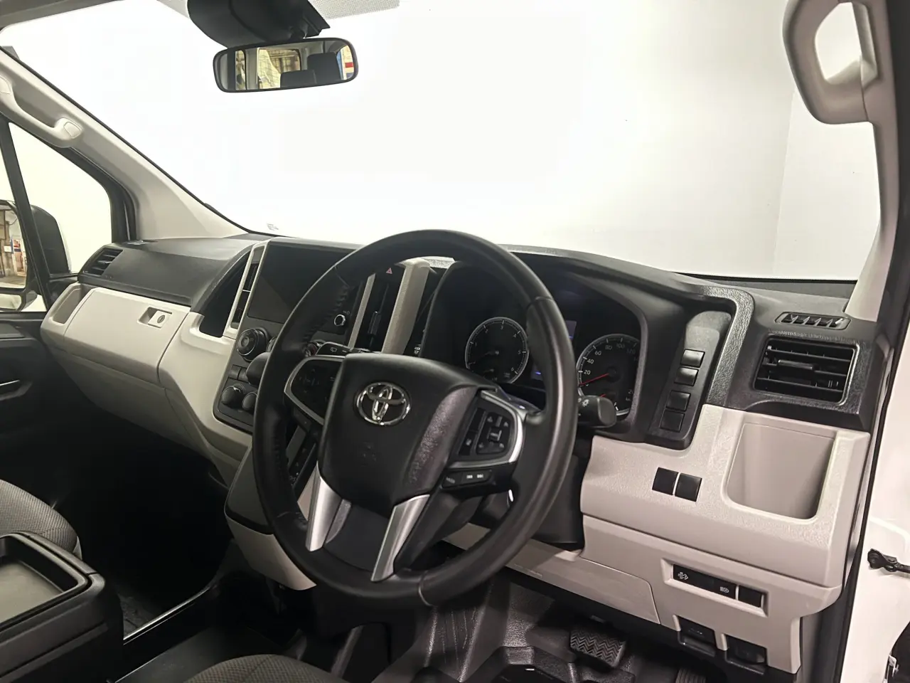 2024 TOYOTA HIACE Gallery Image 10