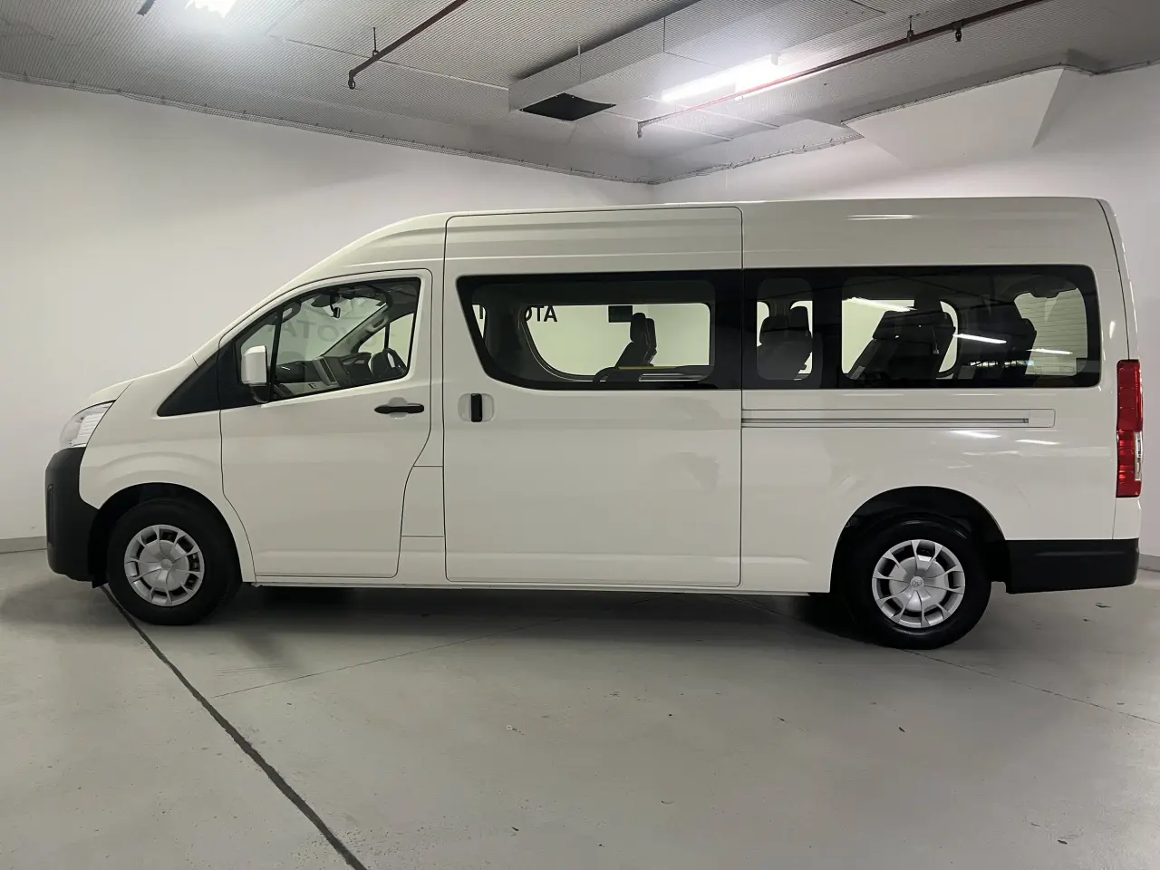 2024 TOYOTA HIACE Gallery Image 9