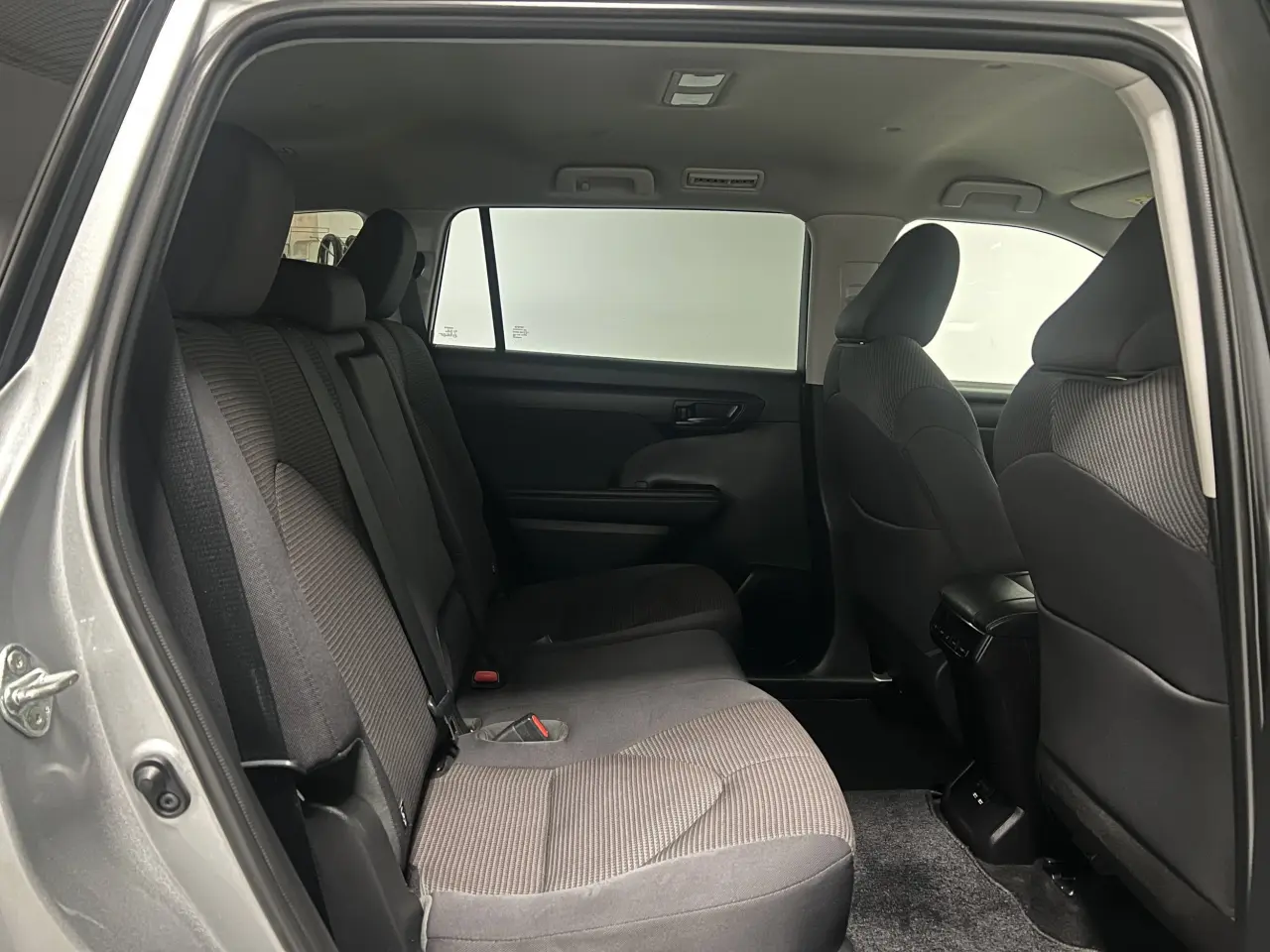 2021 TOYOTA KLUGER HYBRID Gallery Image 11