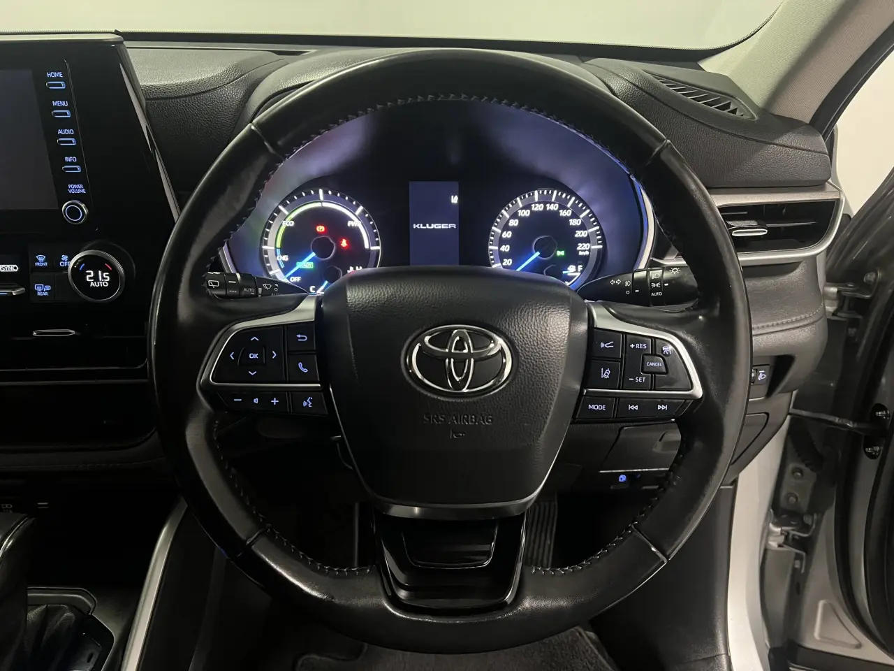 2021 TOYOTA KLUGER HYBRID Gallery Image 17