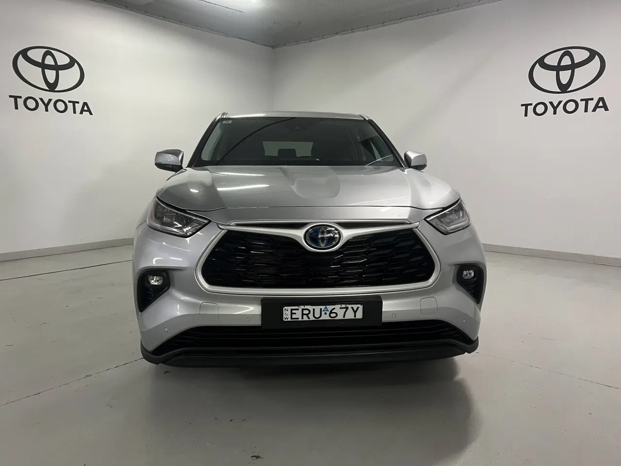 2021 TOYOTA KLUGER HYBRID Gallery Image 2