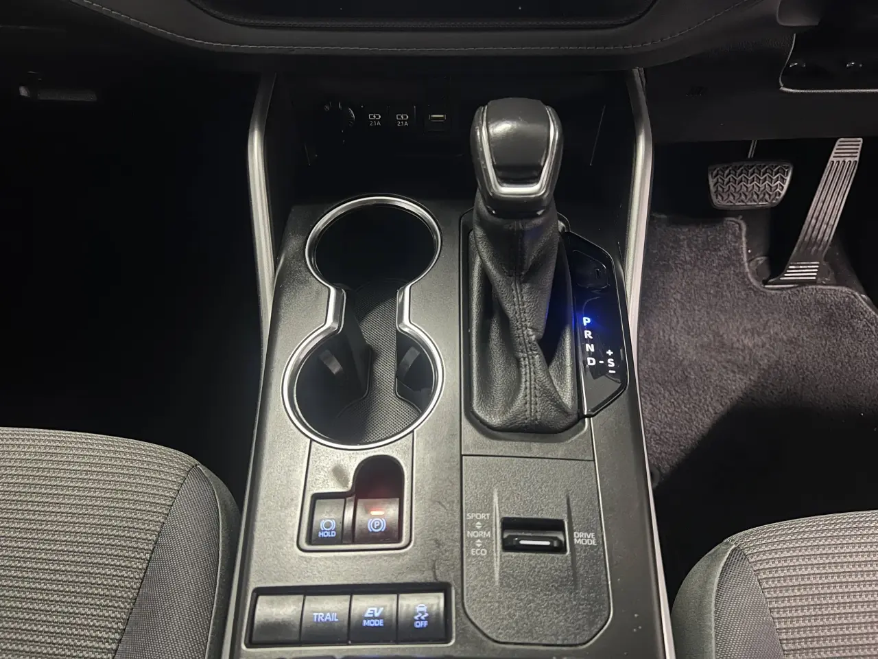 2021 TOYOTA KLUGER HYBRID Gallery Image 20