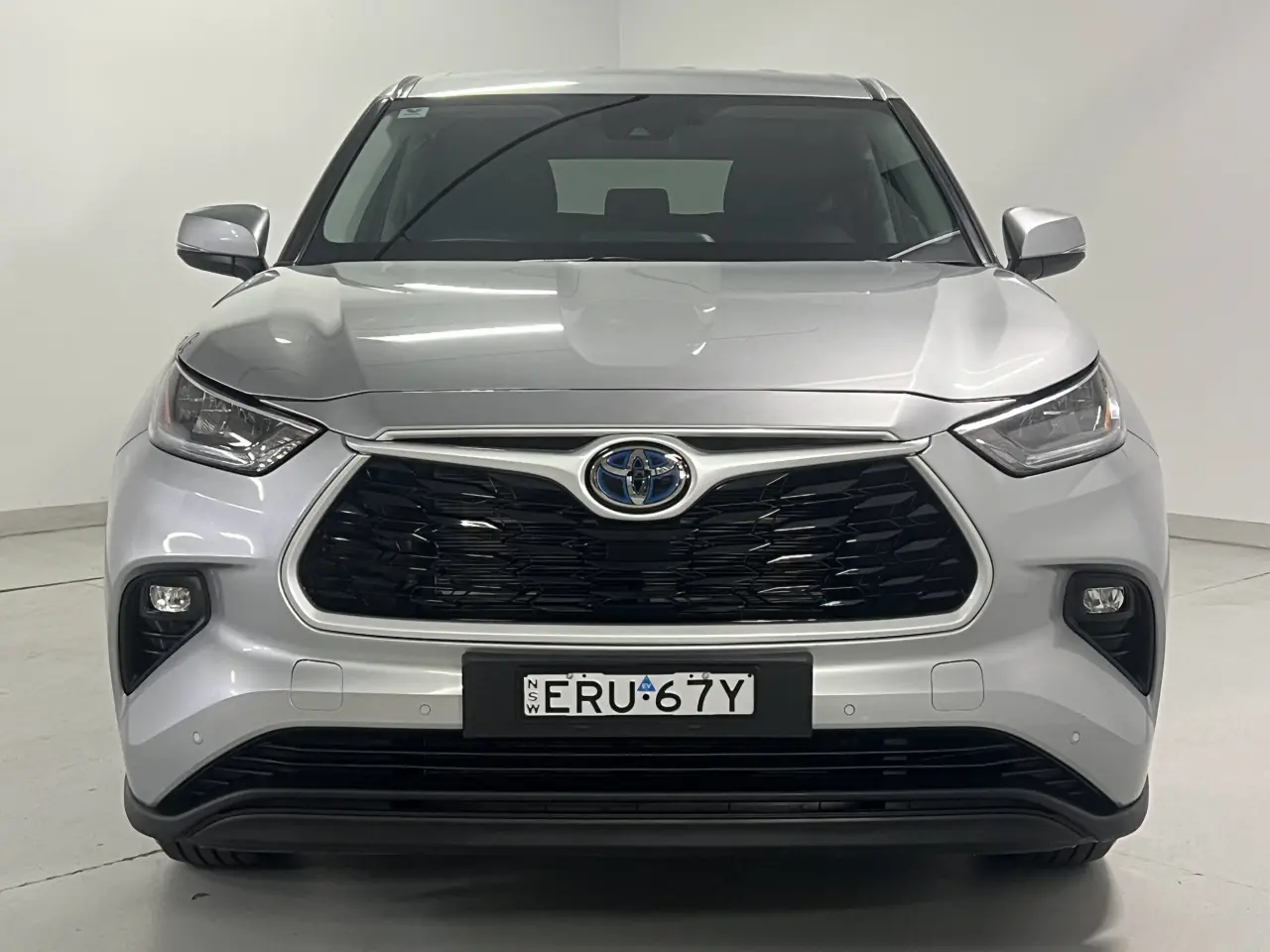 2021 TOYOTA KLUGER HYBRID Gallery Image 3