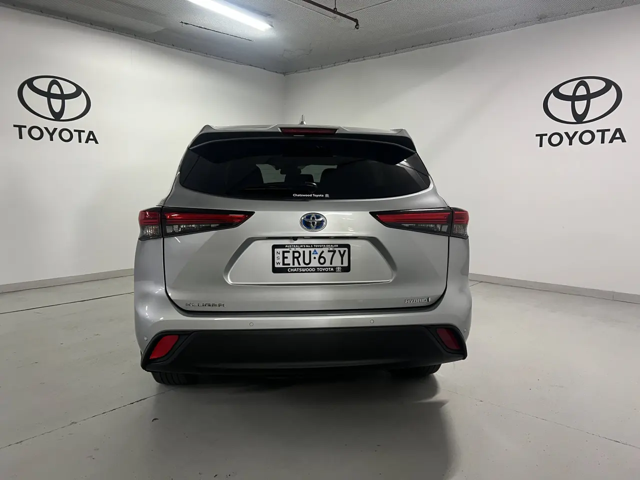 2021 TOYOTA KLUGER HYBRID Gallery Image 6