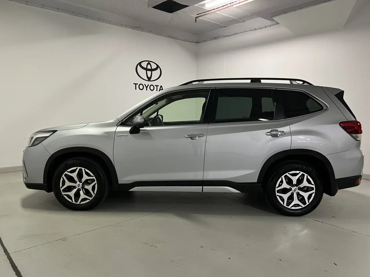 2021 SUBARU FORESTER Gallery Image 9