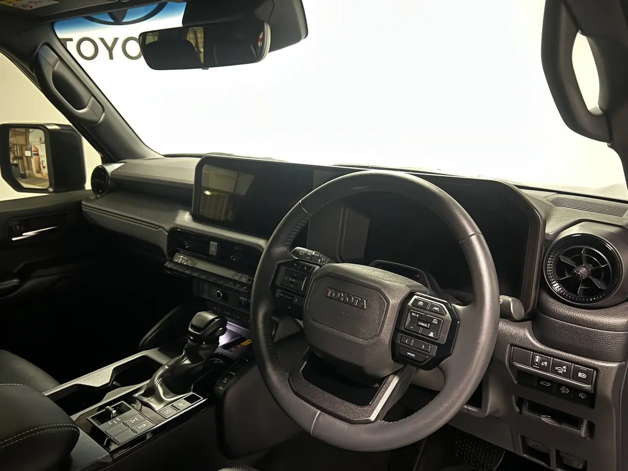 2024 TOYOTA PRADO Gallery Image 10