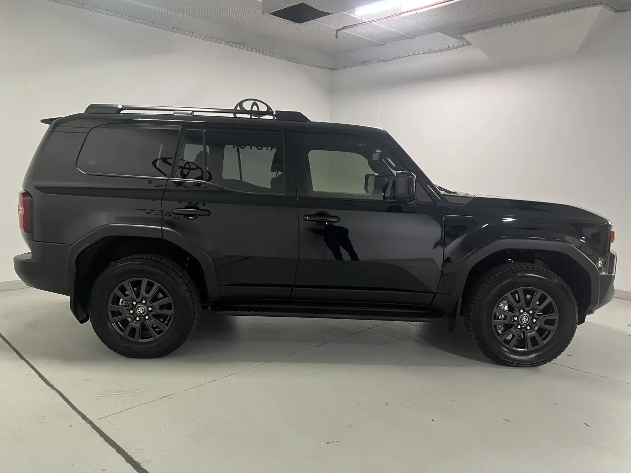 2024 TOYOTA PRADO Gallery Image 4