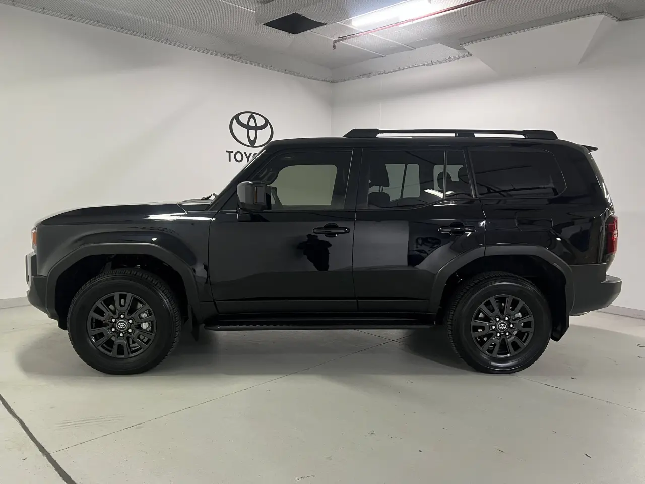 2024 TOYOTA PRADO Gallery Image 9