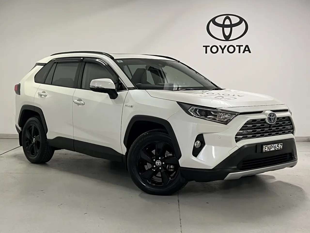 2020 TOYOTA RAV4 HYBRID Gallery Image 1