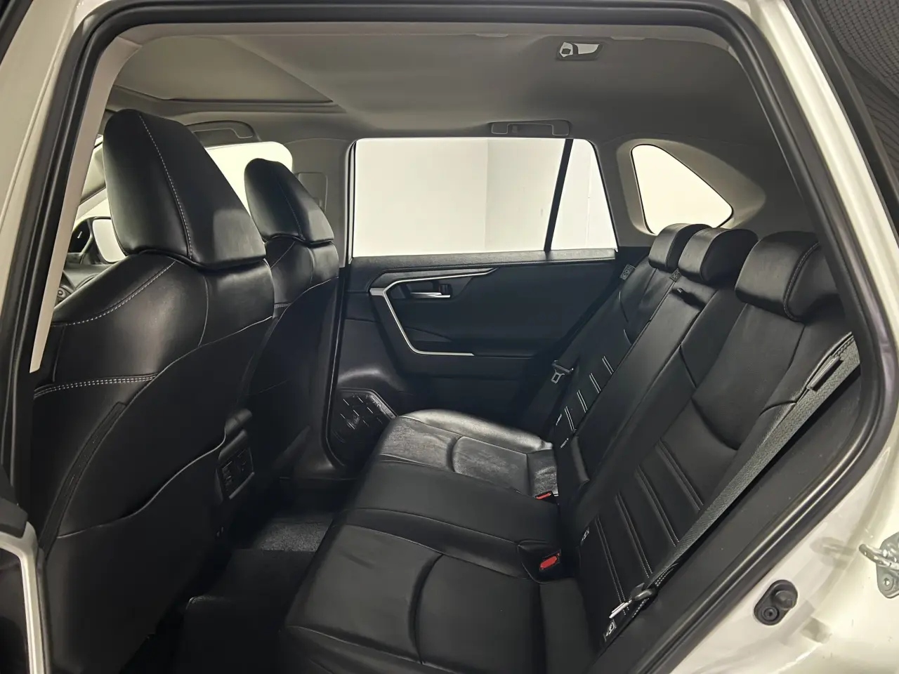 2020 TOYOTA RAV4 HYBRID Gallery Image 14