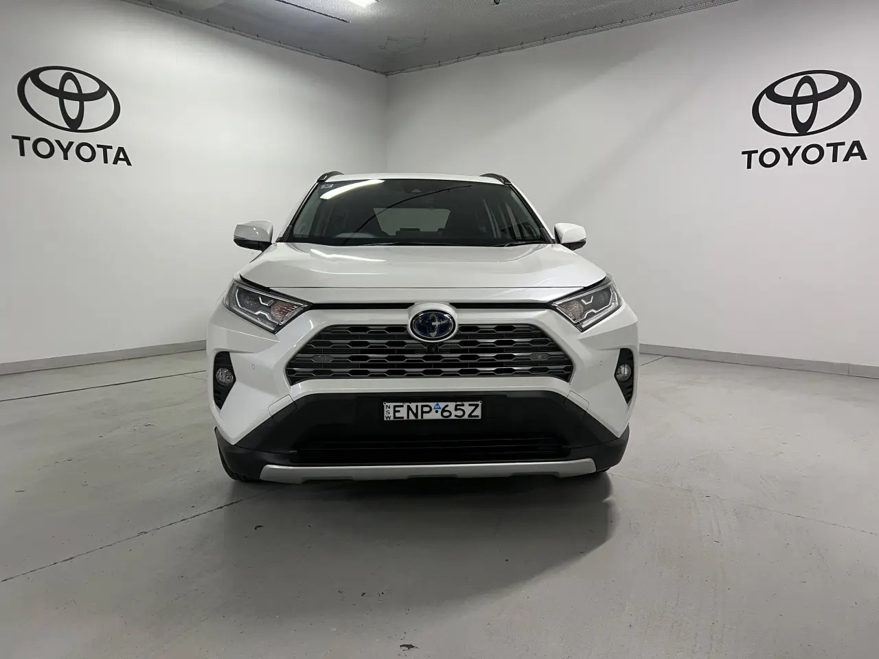 2020 TOYOTA RAV4 HYBRID Gallery Image 2