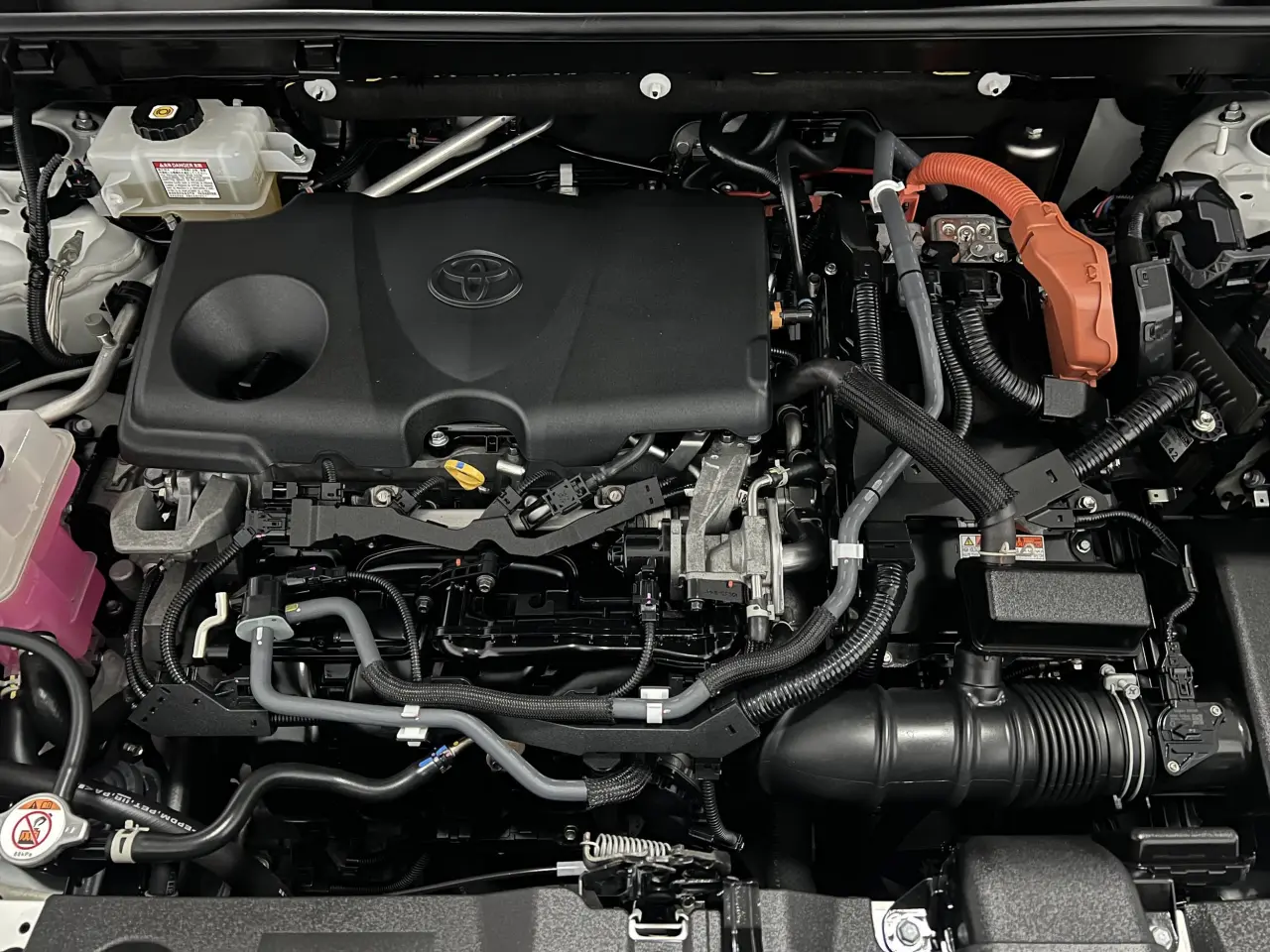 2020 TOYOTA RAV4 HYBRID Gallery Image 21