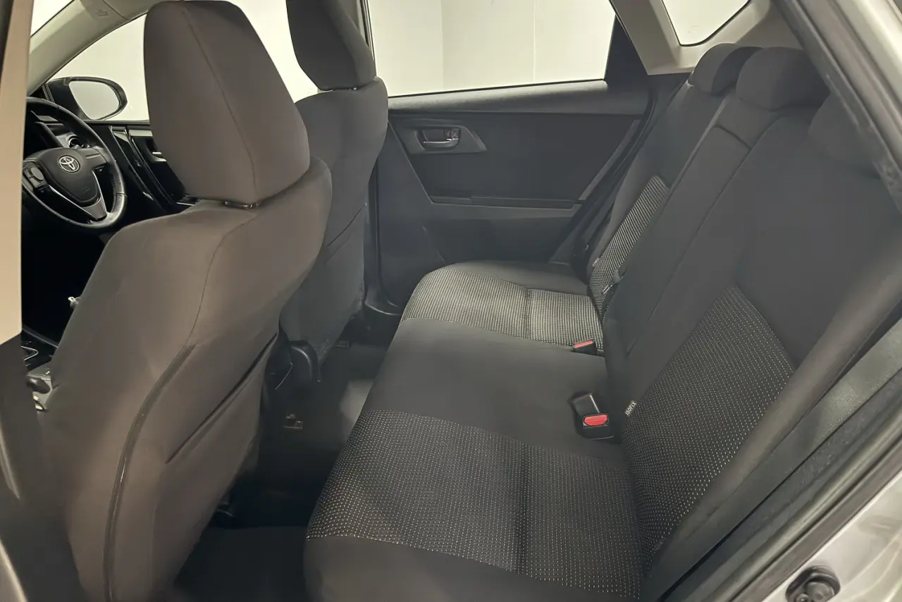 2016 Toyota Corolla Gallery Image 12