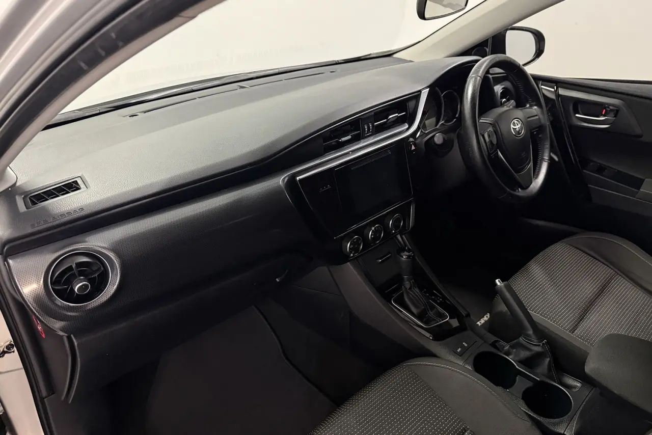 2016 Toyota Corolla Gallery Image 13