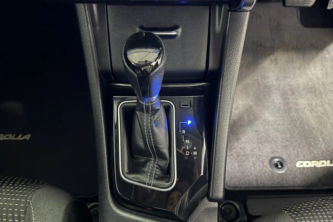 2016 Toyota Corolla Gallery Image 18