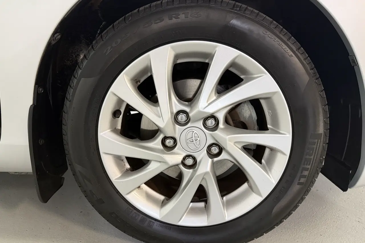 2016 Toyota Corolla Gallery Image 7