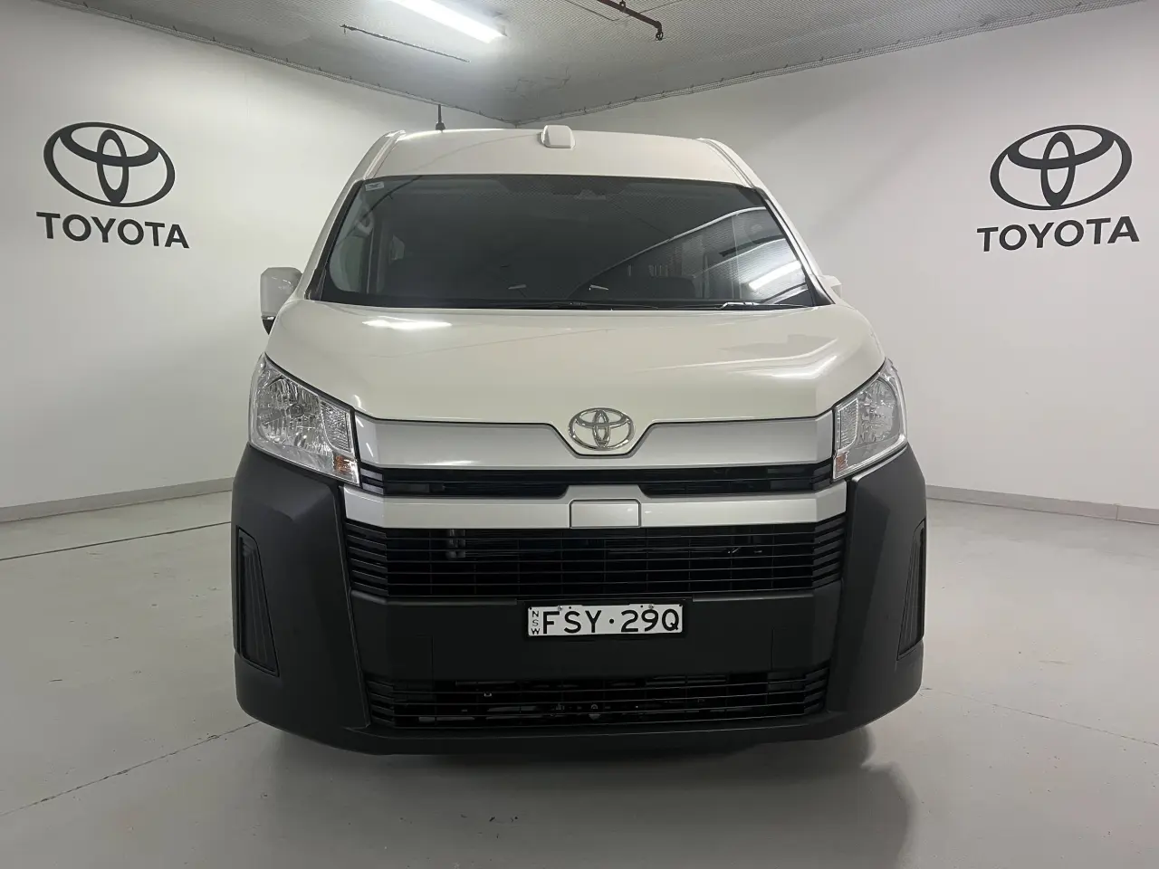 2024 TOYOTA HIACE Gallery Image 11