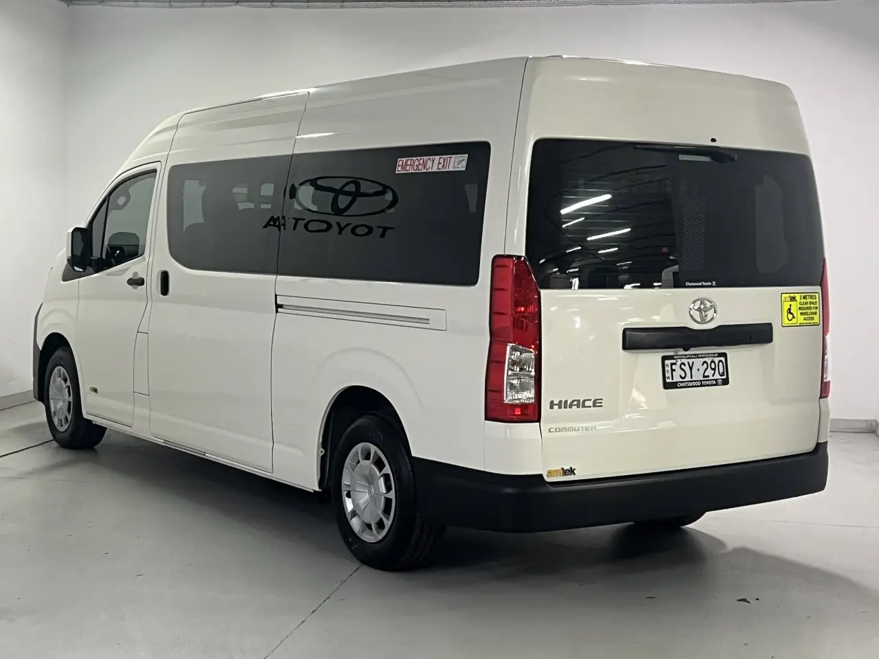 2024 TOYOTA HIACE Gallery Image 17