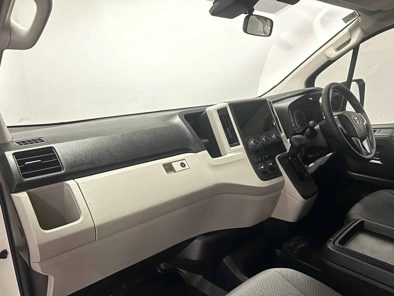 2024 TOYOTA HIACE Gallery Image 20