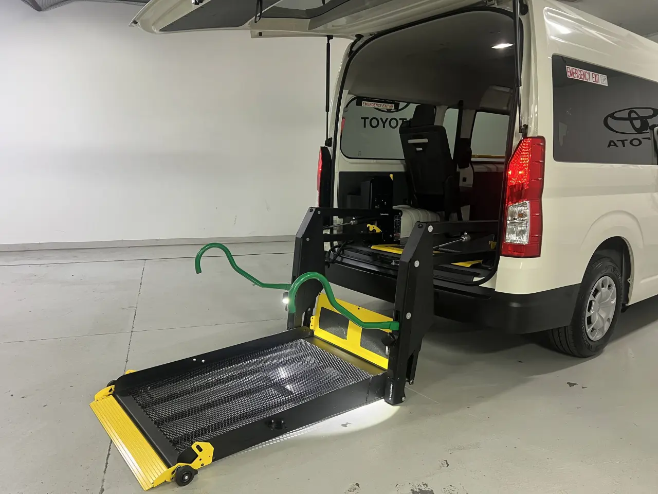 2024 TOYOTA HIACE Gallery Image 3