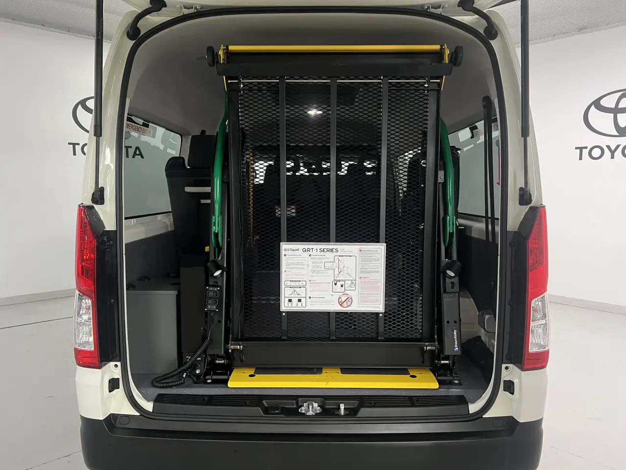 2024 TOYOTA HIACE Gallery Image 5