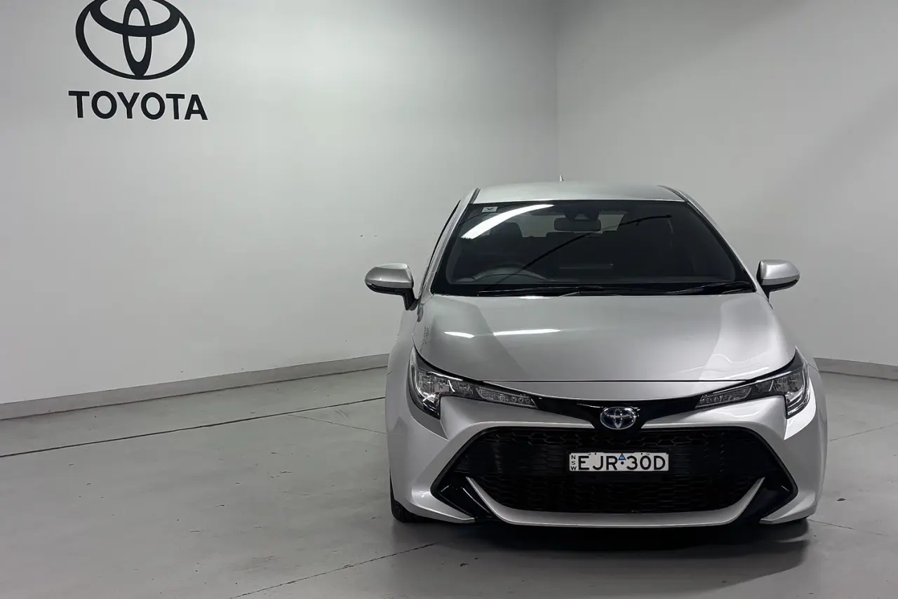 2020 Toyota Corolla Gallery Image 2