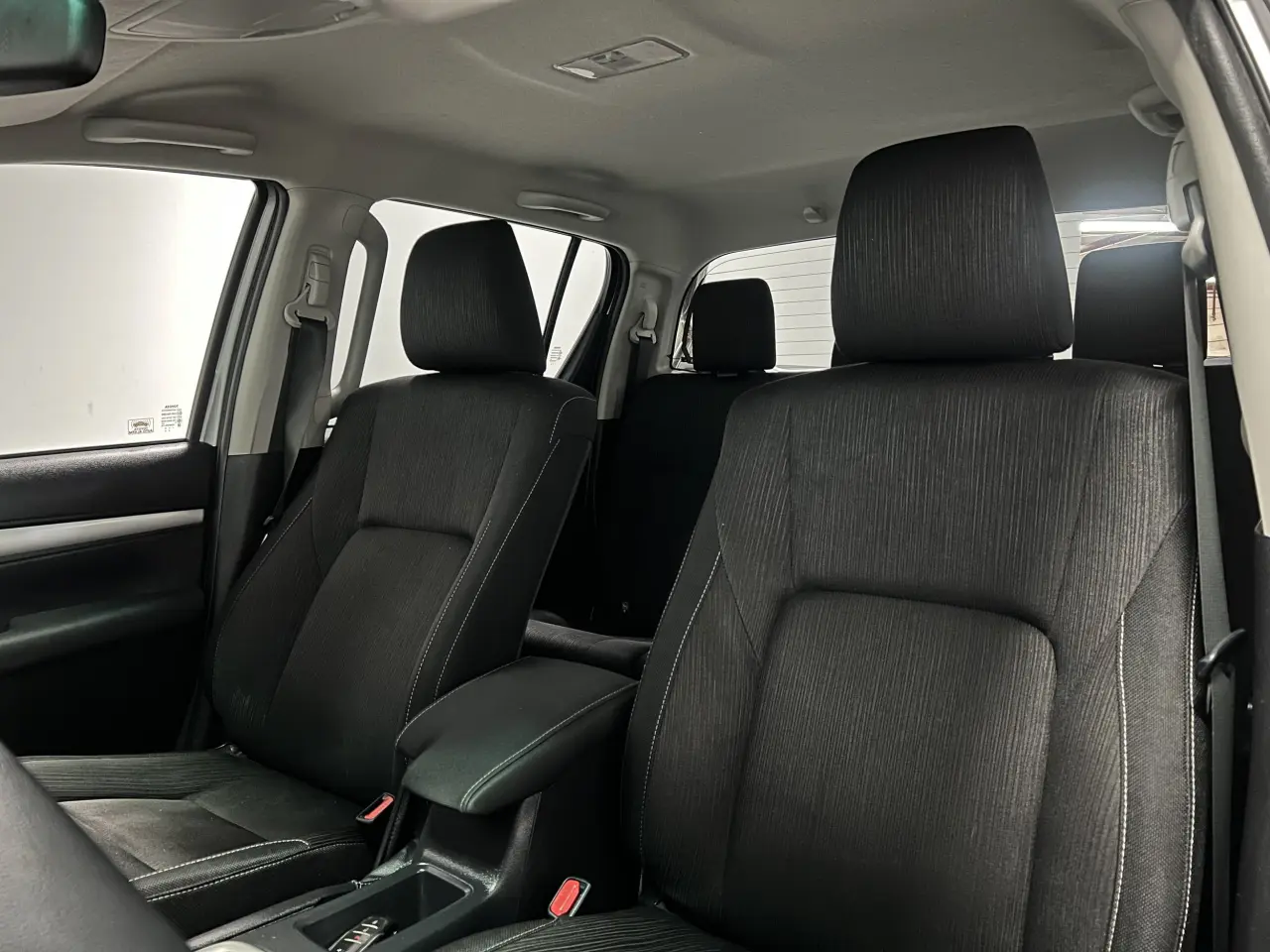 2017 TOYOTA HILUX Gallery Image 16