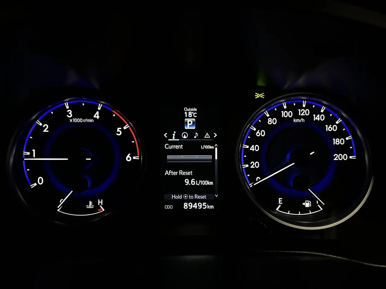 2017 TOYOTA HILUX Gallery Image 18