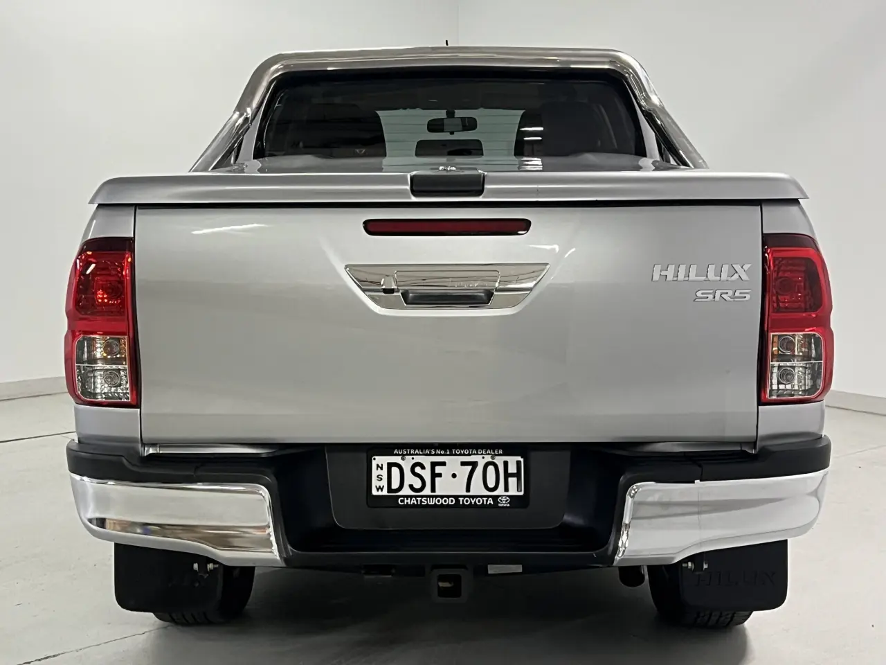 2017 TOYOTA HILUX Gallery Image 7