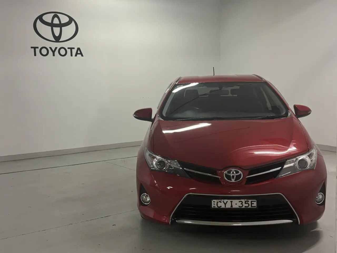 2015 TOYOTA COROLLA Gallery Image 2