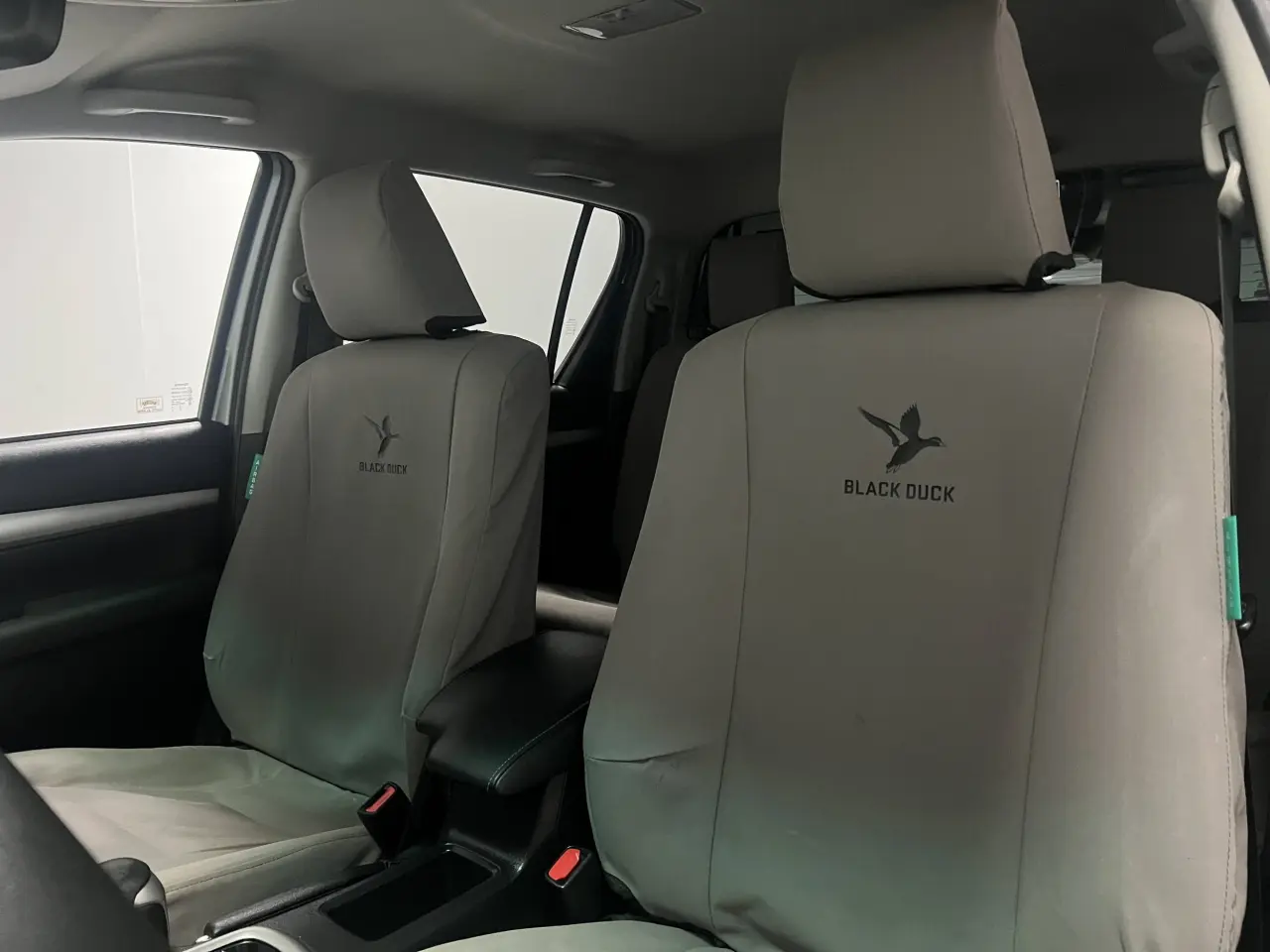 2020 TOYOTA HILUX Gallery Image 18