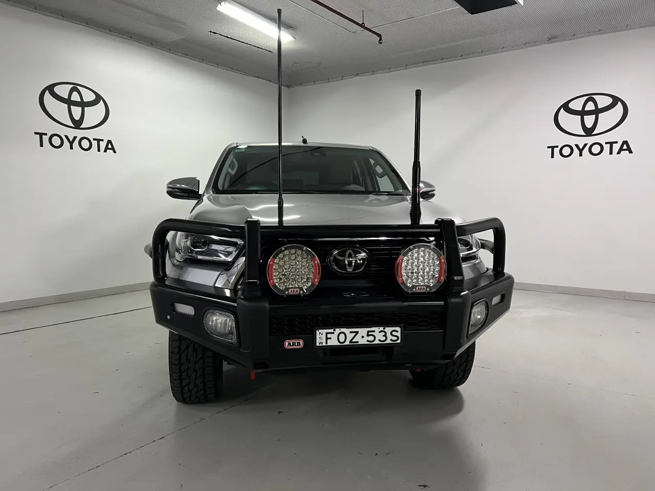 2020 TOYOTA HILUX Gallery Image 2