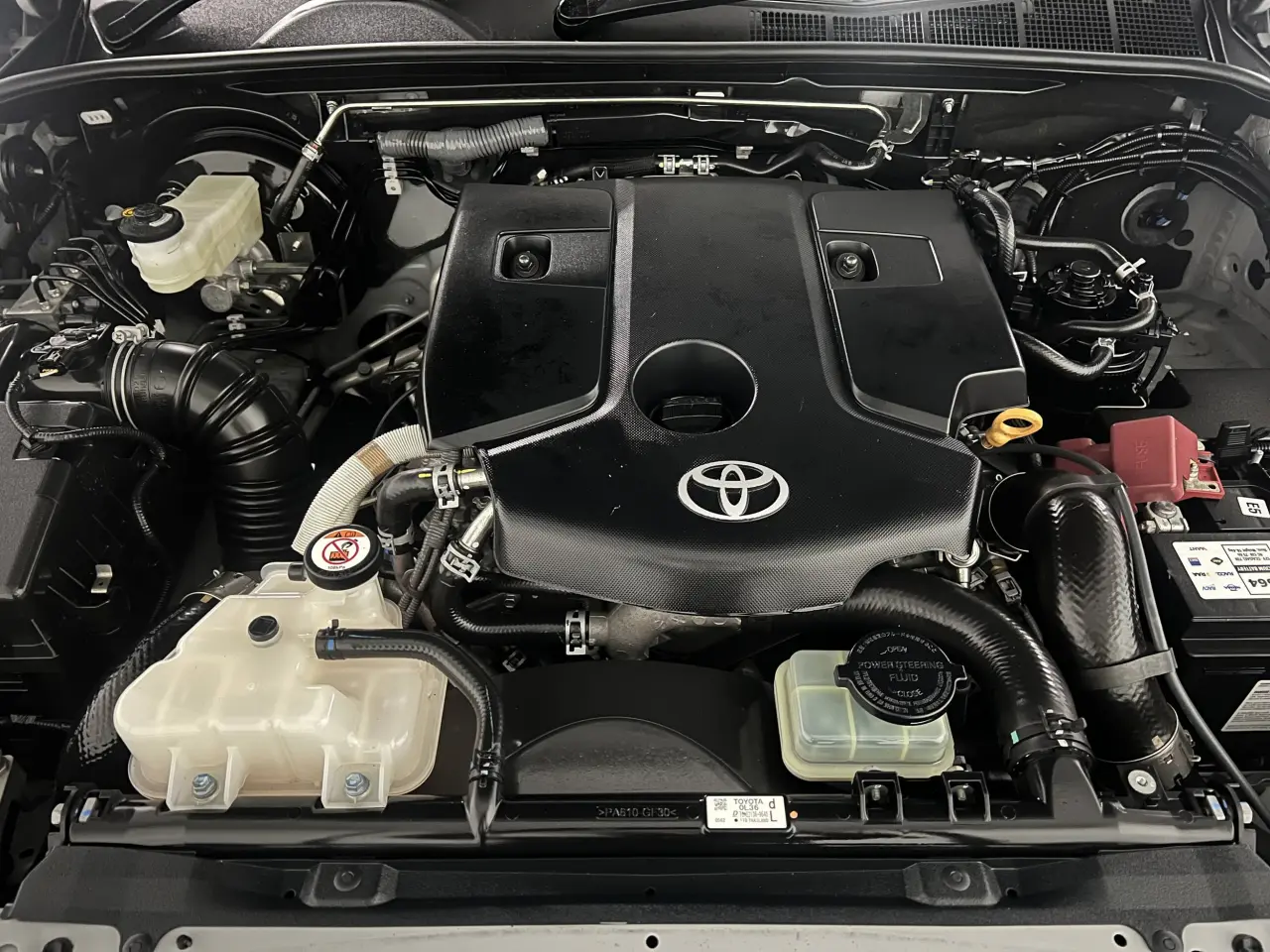 2020 TOYOTA HILUX Gallery Image 24