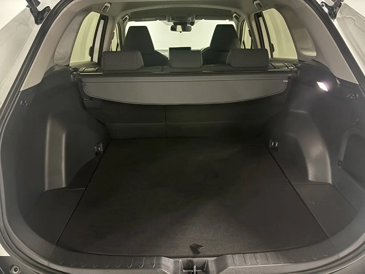 2024 TOYOTA RAV4 HYBRID Gallery Image 12
