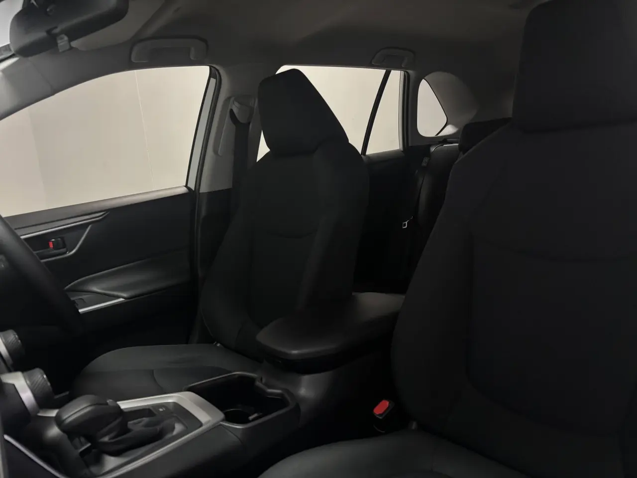 2024 TOYOTA RAV4 HYBRID Gallery Image 15