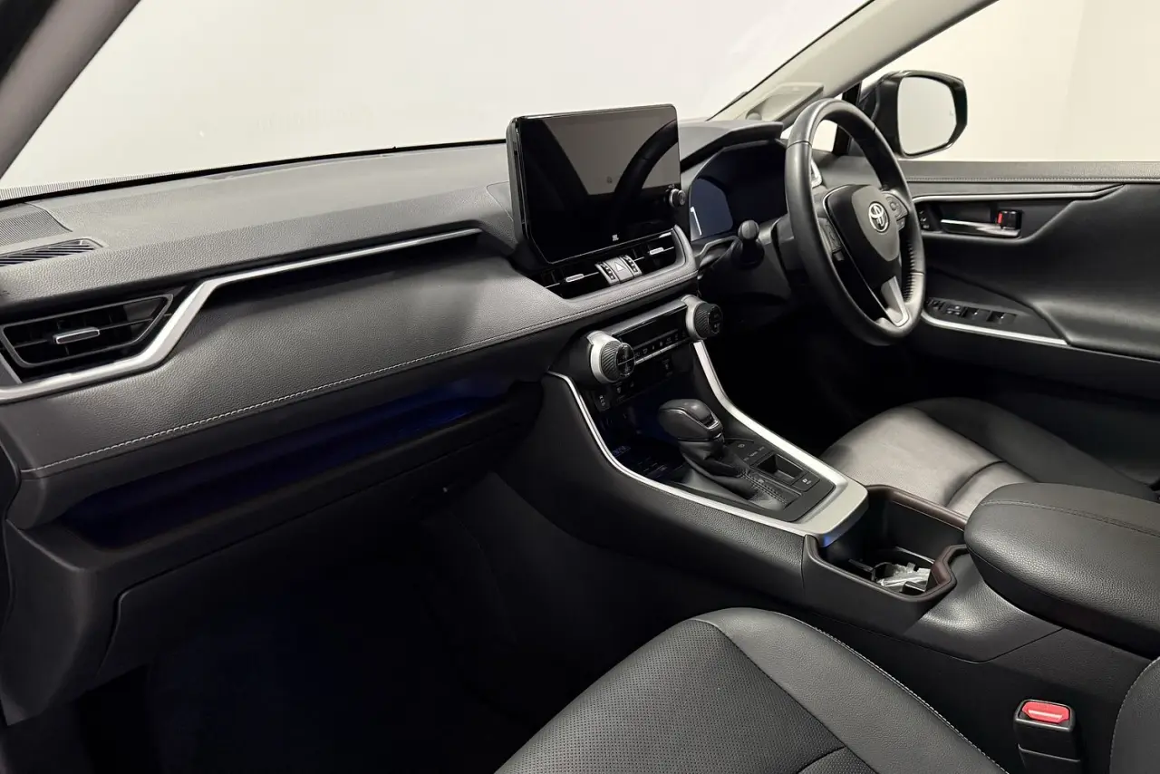 2024 Toyota RAV4 Gallery Image 13