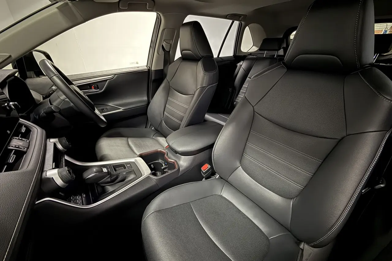 2024 Toyota RAV4 Gallery Image 14