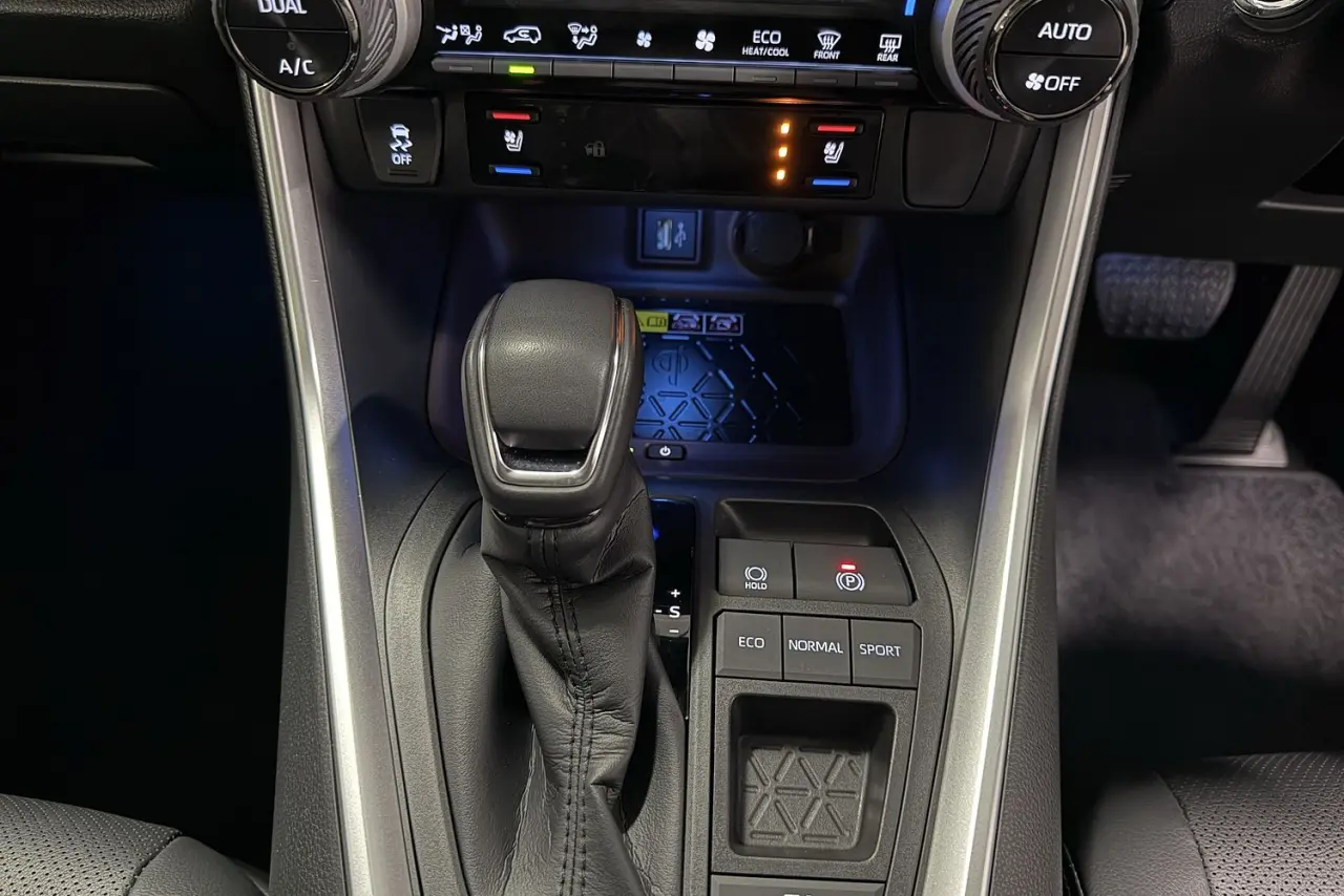 2024 Toyota RAV4 Gallery Image 18