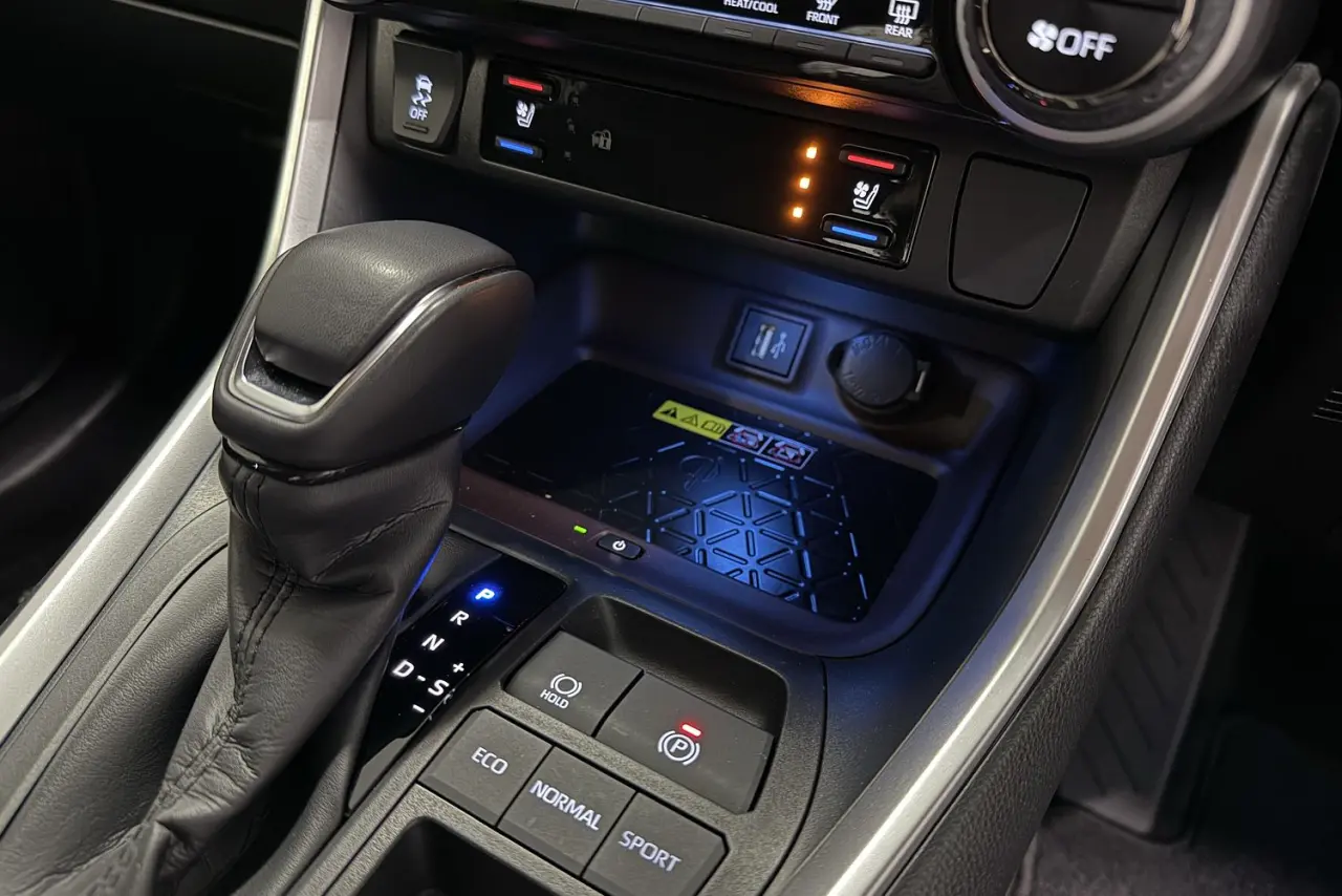 2024 Toyota RAV4 Gallery Image 19