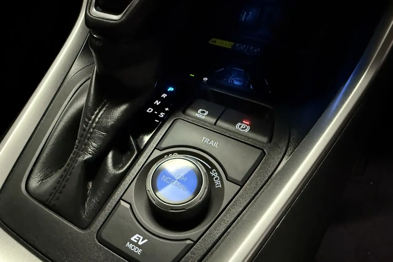 2024 Toyota RAV4 Gallery Image 21